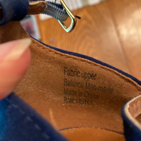 Navy size 10 heels - Picture 4 of 4